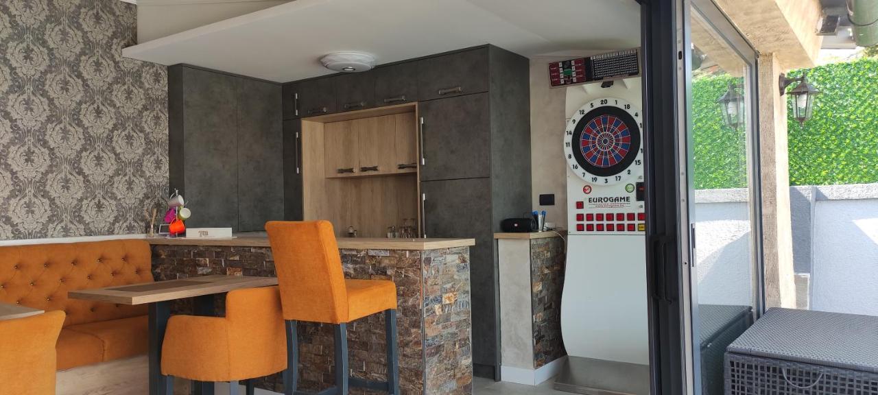 Lux Vila Aleksandar Sremska Kamenica エクステリア 写真